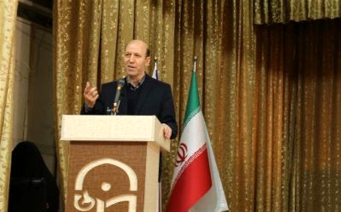 مادر، رکن اصلی در خانواده است