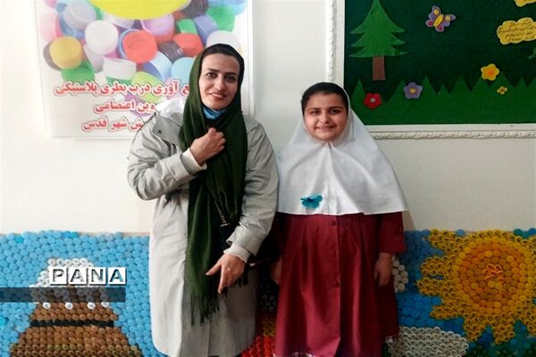 اهداء ویلچر به دانش‌آموز معلول مدرسه استثنایی در شهرقدس