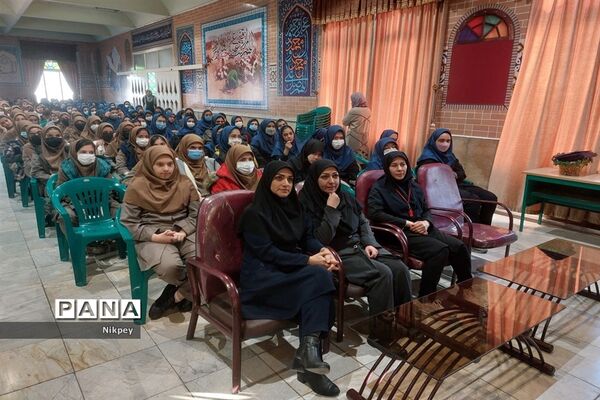 بزرگداشت هفته تربیتی در دبیرستان شاهد حجاب منطقه ۱۳