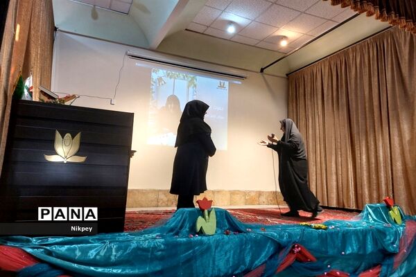 بزرگداشت هفته تربیتی در دبیرستان شاهد حجاب منطقه ۱۳