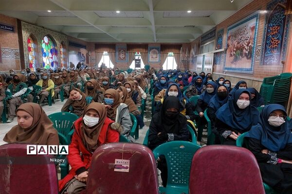 بزرگداشت هفته تربیتی در دبیرستان شاهد حجاب منطقه ۱۳