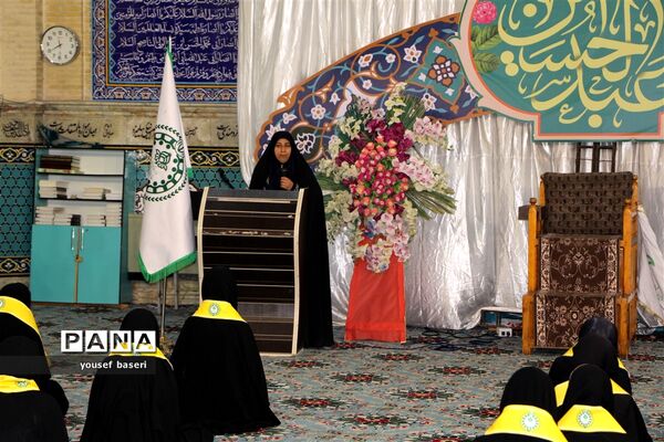 اعزام ۷۰ دانش‌آموز دختر زیارت اولی یزدی  به مشهد مقدس
