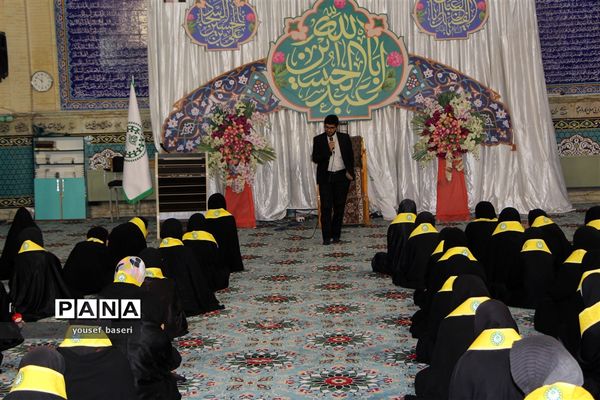 اعزام ۷۰ دانش‌آموز دختر زیارت اولی یزدی  به مشهد مقدس