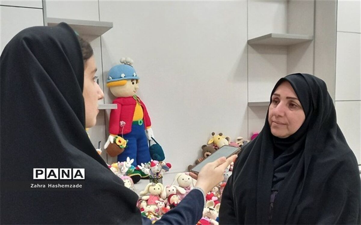 نمایشگاه‌های هنرهای دستی دانش‌آموزی، بستری مناسب جهت کارآفرینی دانش‌آموزان در آینده است