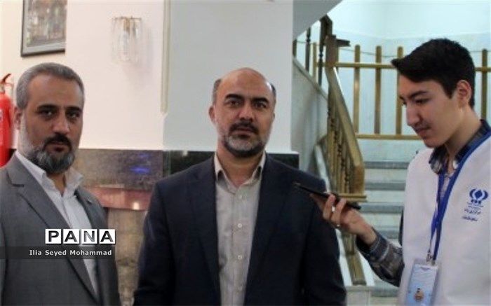 هدف از برپایی هیئت نوابگان حسینی، آشنایی کودکان با مسائل دینی و احترام به پدر و مادر است