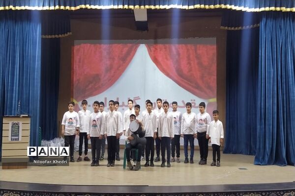 تجلیل از منتخبین مسابقات فرهنگی و هنری شهرستان بوشهر