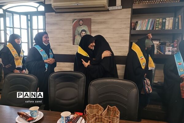 نشست ماهانه مجلس دانش‌آموزی ناحیه چهار شیراز