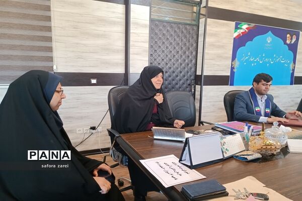 نشست ماهانه مجلس دانش‌آموزی ناحیه چهار شیراز