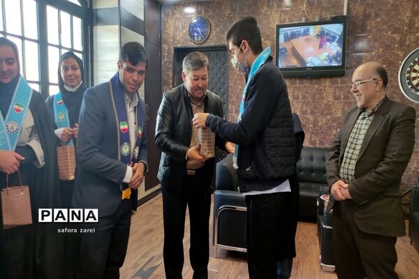 نشست ماهانه مجلس دانش‌آموزی ناحیه چهار شیراز