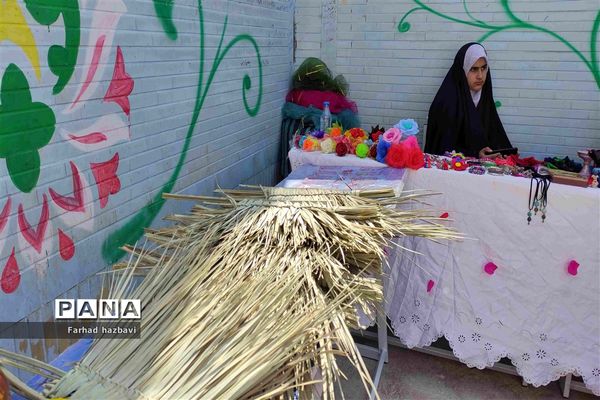 نمایشگاه محصولات فرهنگی و صنایع‌دستی در شهرستان کارون
