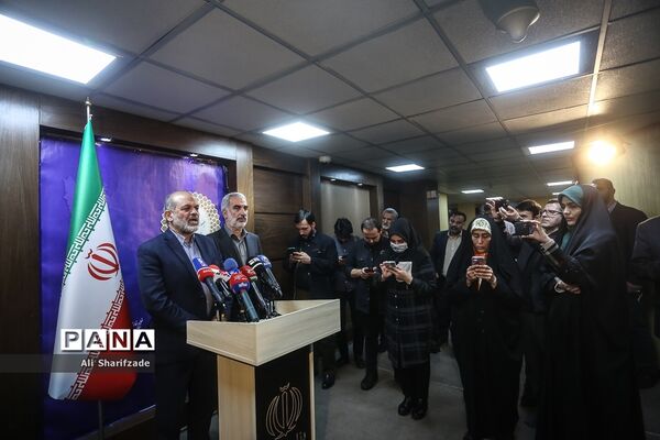 نشست وزرای آموزش و پرورش و کشور در ارتباط با مسمومیت دانش‌آموزان