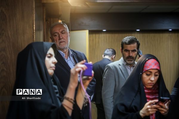 نشست وزرای آموزش و پرورش و کشور در ارتباط با مسمومیت دانش‌آموزان