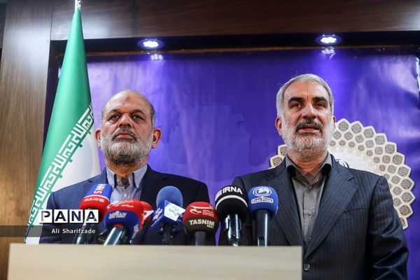 نشست وزرای آموزش و پرورش و کشور در ارتباط با مسمومیت دانش‌آموزان