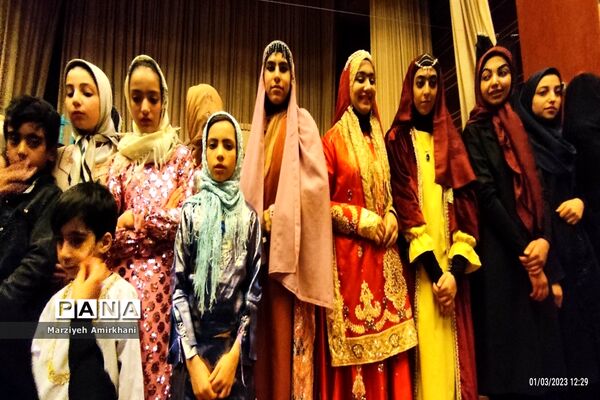 کنسرت نمایش دل آرام در فرهنگسرای شهرکرد