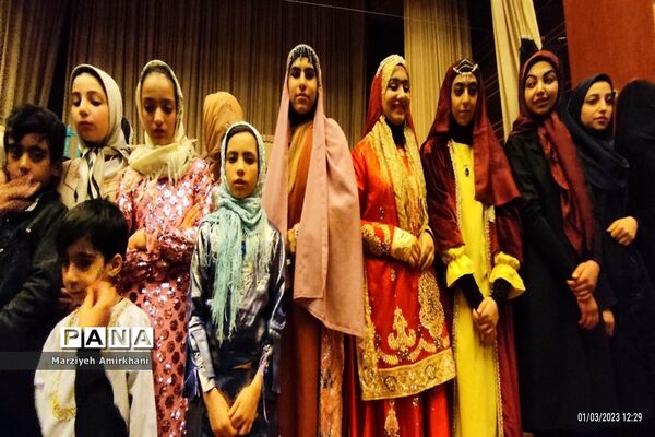 کنسرت نمایش دل آرام در فرهنگسرای شهرکرد
