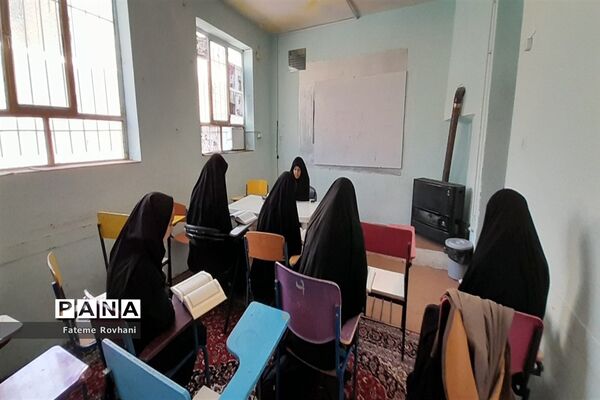 برگزاری کارگاه‌ توجیهی مرحله استانی مسابقات قرآن عترت و نماز دانش‌آموزان خلیل آباد