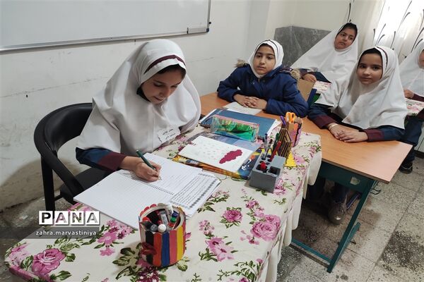 اداره‌ یک روز مدرسه توسط دانش‌آموزان مروستی