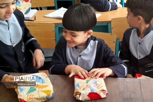 برگزاری جشن ستارگان درون مدرسه‌ای دبستان کشاورز بهارستان دو