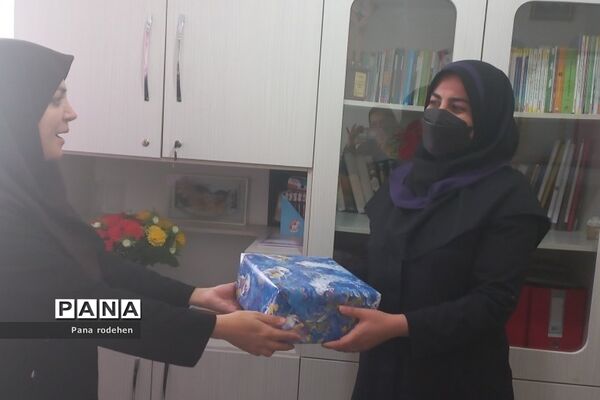 تقدیر از فعالان تربیتی مدارس رودهن توسط مدیران مدارس