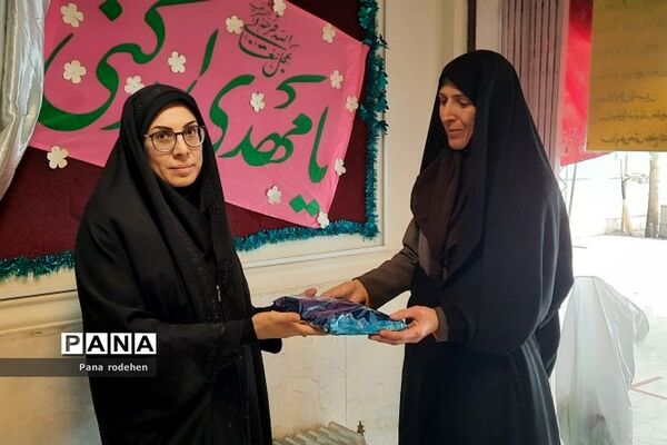 تقدیر از فعالان تربیتی مدارس رودهن توسط مدیران مدارس