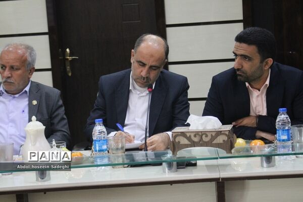 جلسه شورای معاونان اداره‌کل آموزش و پرورش استان بوشهر با حضور معاون حقوقی و امور مجلس وزارت آموزش و پرورش