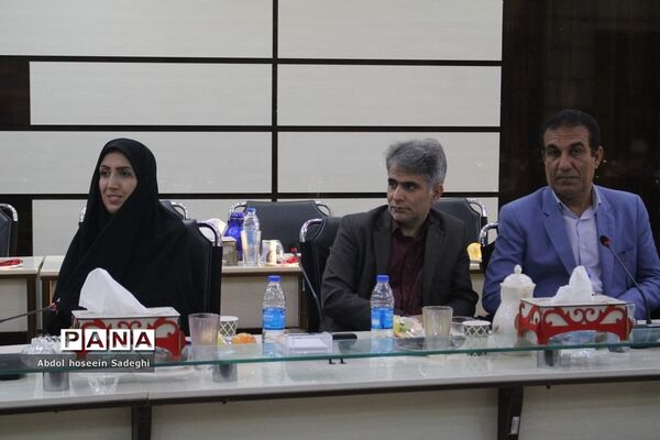 جلسه شورای معاونان اداره‌کل آموزش و پرورش استان بوشهر با حضور معاون حقوقی و امور مجلس وزارت آموزش و پرورش