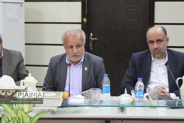 جلسه شورای معاونان اداره‌کل آموزش و پرورش استان بوشهر با حضور معاون حقوقی و امور مجلس وزارت آموزش و پرورش
