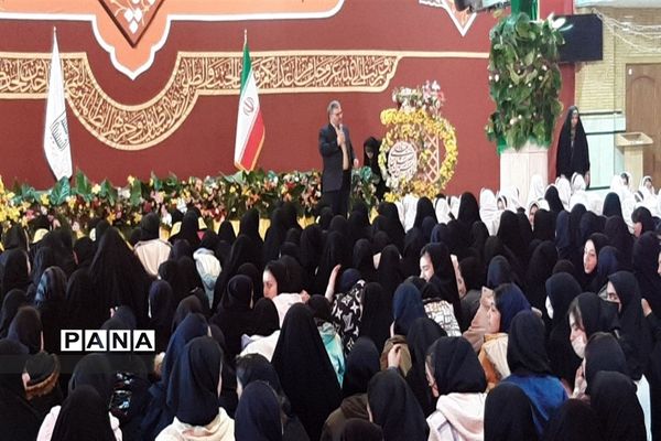 حضور دختران دانش‌آموزدر جشن‌های اعیاد شعبانیه