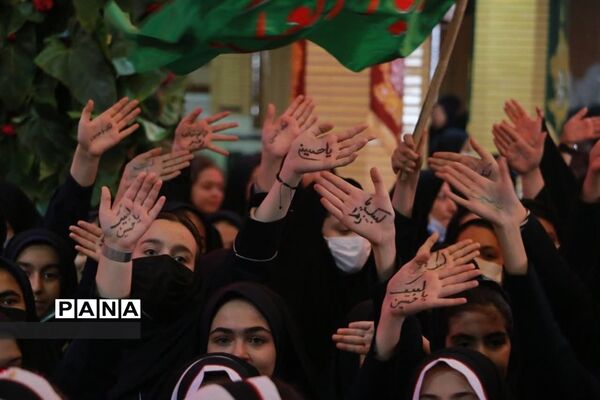 حضور دختران دانش‌آموزدر جشن‌های اعیاد شعبانیه
