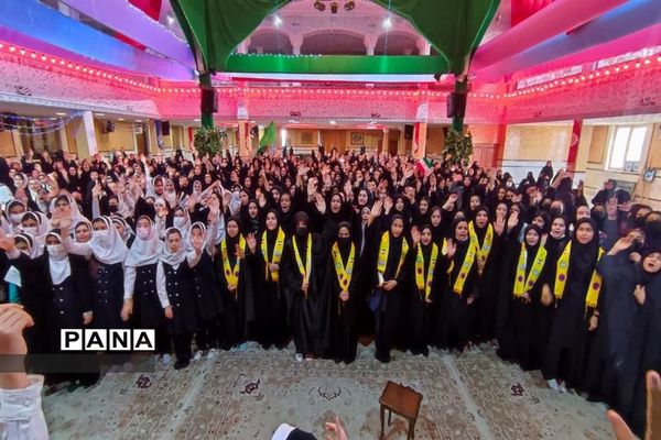 حضور دختران دانش‌آموزدر جشن‌های اعیاد شعبانیه