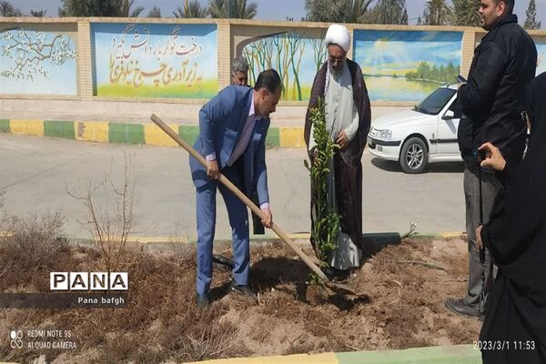 مراسم آیین تجلیل از مربیان تربیتی، معاونان پرورشی و مشاوران مدارس در بافق