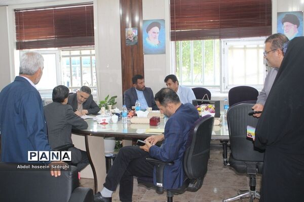 دومین روز فعالیت ستاد ارتباطات مردمی سفر ریاست جمهوری در آموزش و پرورش استان بوشهر