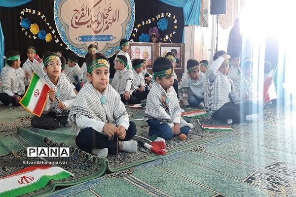 همایش  دهه نودی‌ها و همخوانی سرود سلام فرمانده ۲در جهرم