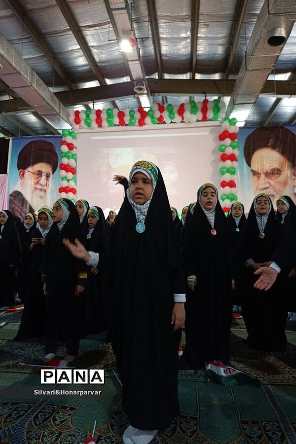 همایش  دهه نودی‌ها و همخوانی سرود سلام فرمانده ۲در جهرم
