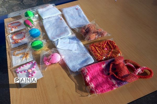 برپایی بازارچه کسب و کار دانش‌آموزی در دبیرستان مرضیه