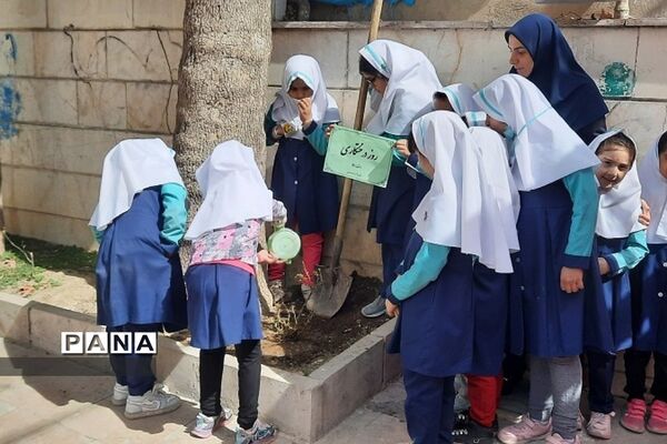 آیین روز درختکاری در مدارس رودهن