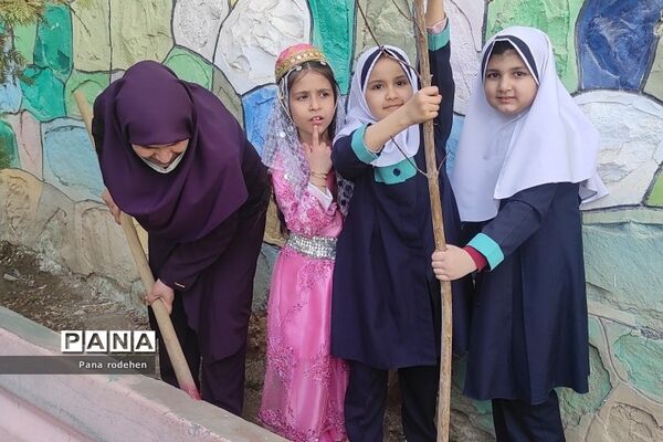آیین روز درختکاری در مدارس رودهن