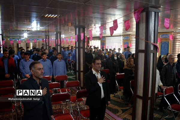 تجلیل از دانش‌آموزان برتر و مقام آور مدرسه شهید کلهر