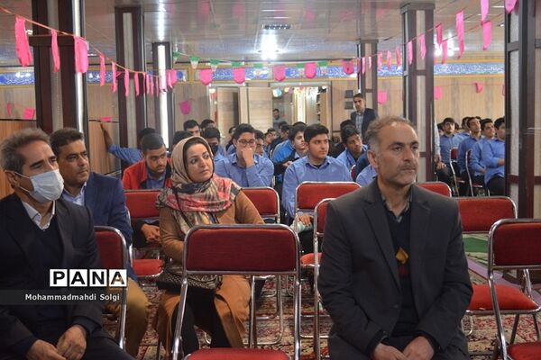 تجلیل از دانش‌آموزان برتر و مقام آور مدرسه شهید کلهر