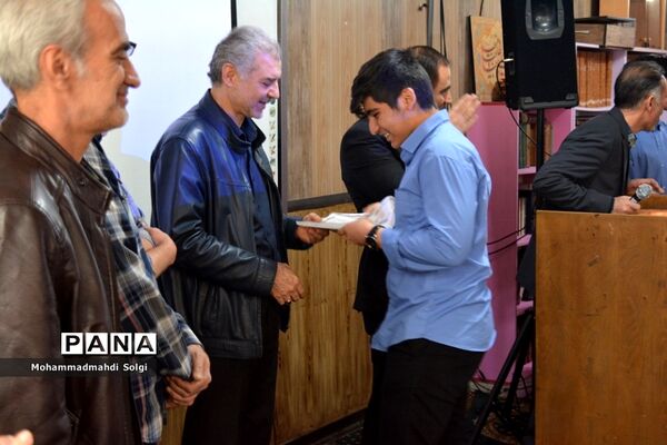 تجلیل از دانش‌آموزان برتر و مقام آور مدرسه شهید کلهر