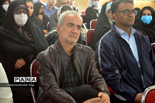 تجلیل از دانش‌آموزان برتر و مقام آور مدرسه شهید کلهر