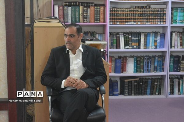 تجلیل از دانش‌آموزان برتر و مقام آور مدرسه شهید کلهر