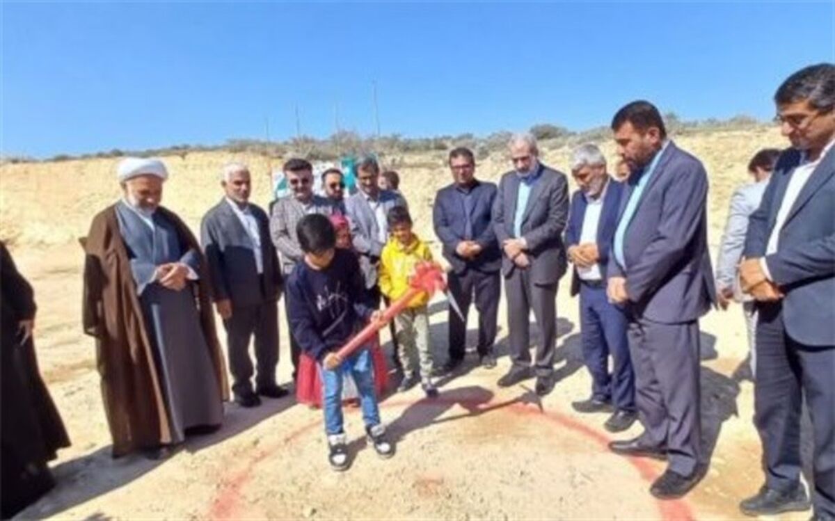 طرح ملی خودکفایی صنایع نفت، گاز و پتروشیمی در جم کلنگ‌زنی شد