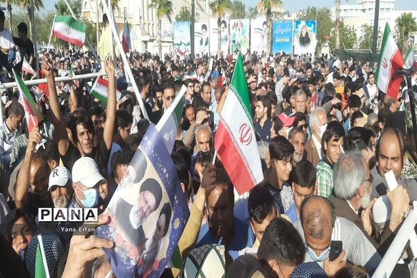 دیدار مردم بوشهر با رئیس جمهور