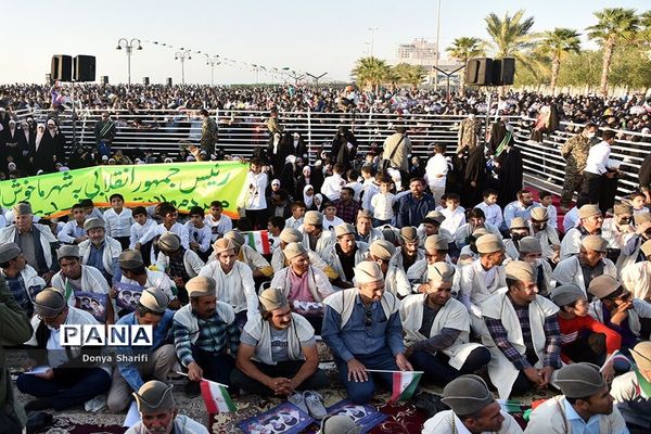 دیدار مردم بوشهر با رئیس جمهور