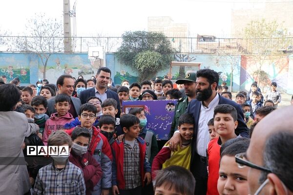 مراسم تغییرنام آموزشگاه آل یاسین به دبستان شهید مدافع حرم مصطفی محمد میرزایی درآموزش وپرورش ناحیه دوشهرری