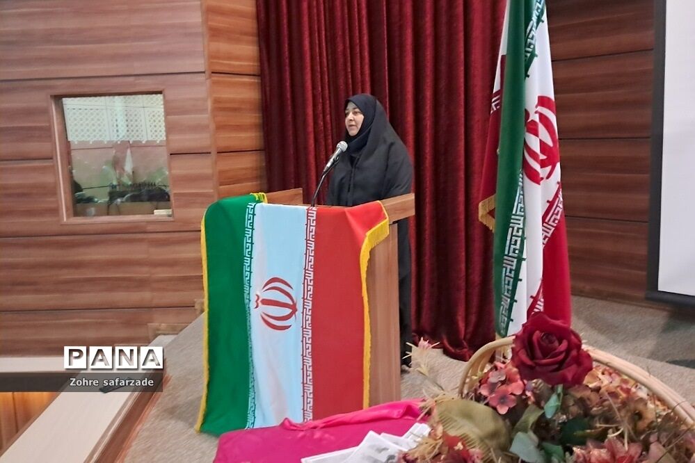 برگزاری کارگاه آموزشی ارتباط  با دانش‌آموزان  ویژه مربیان پرورشی در آموزش و پرورش رودهن