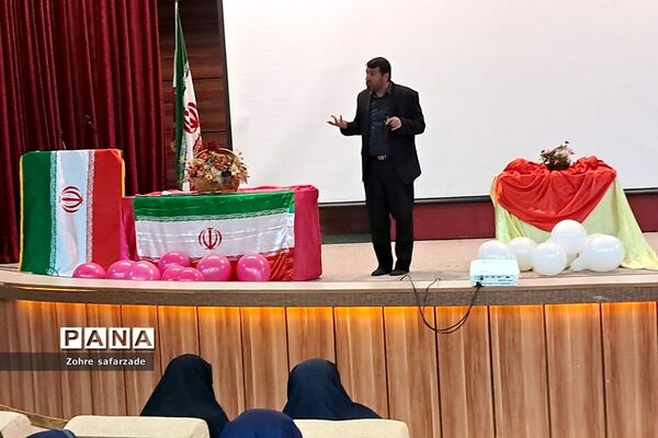 برگزاری کارگاه آموزشی ارتباط  با دانش‌آموزان  ویژه مربیان پرورشی در آموزش و پرورش رودهن