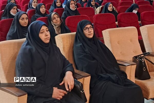 برگزاری کارگاه آموزشی ارتباط  با دانش‌آموزان  ویژه مربیان پرورشی در آموزش و پرورش رودهن