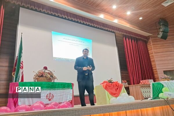 برگزاری کارگاه آموزشی ارتباط  با دانش‌آموزان  ویژه مربیان پرورشی در آموزش و پرورش رودهن